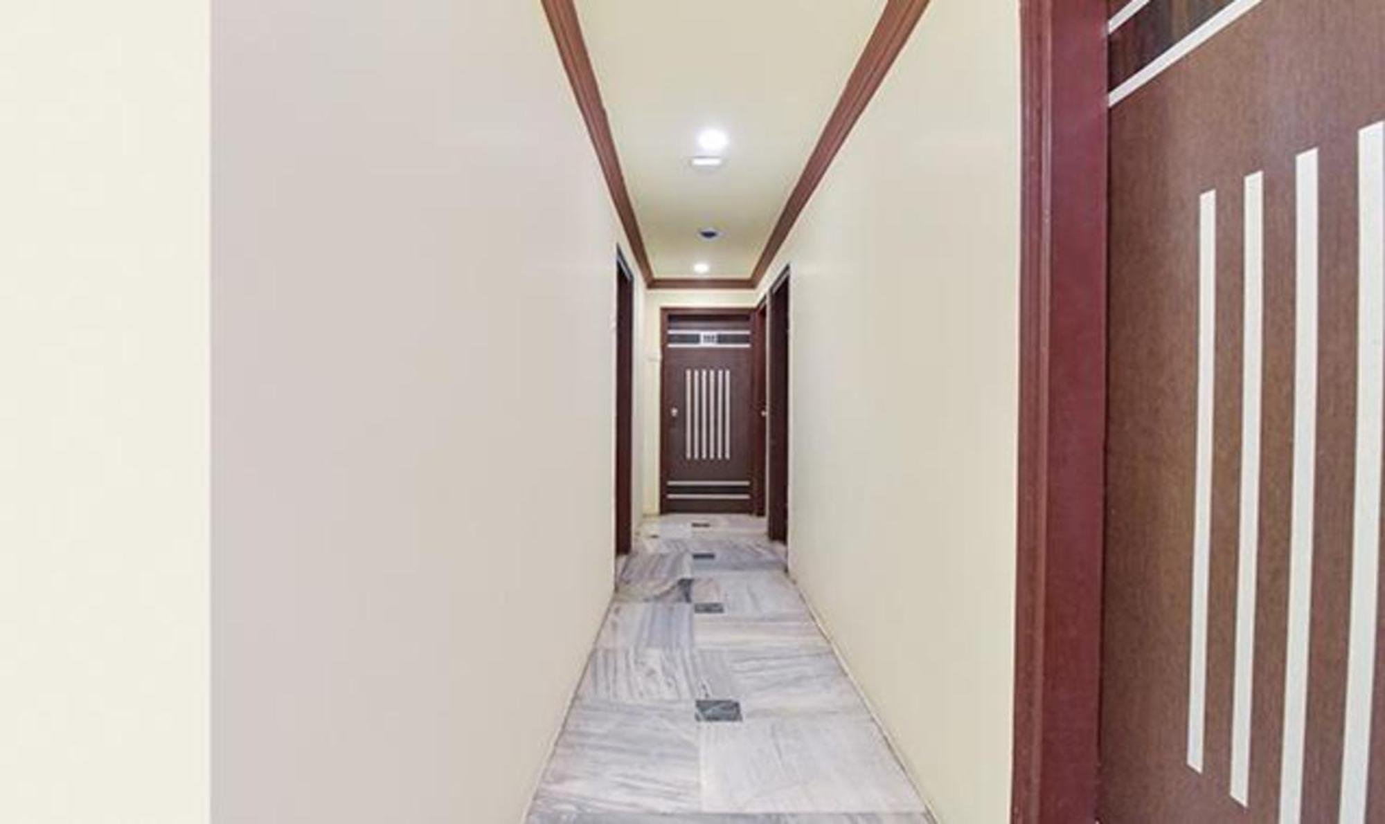 Fabexpress Poonam Palace Ahmedabad Exterior photo