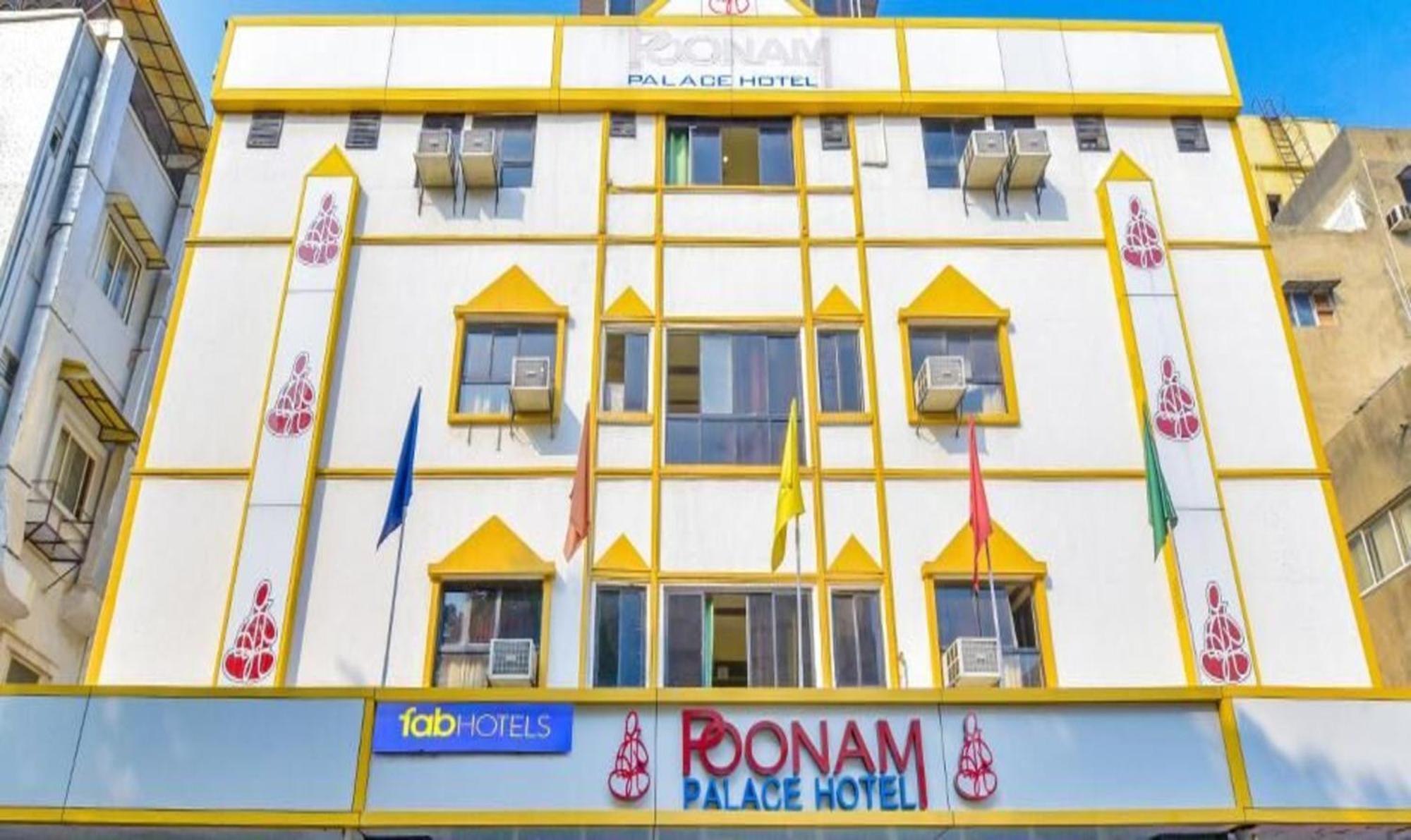 Fabexpress Poonam Palace Ahmedabad Exterior photo